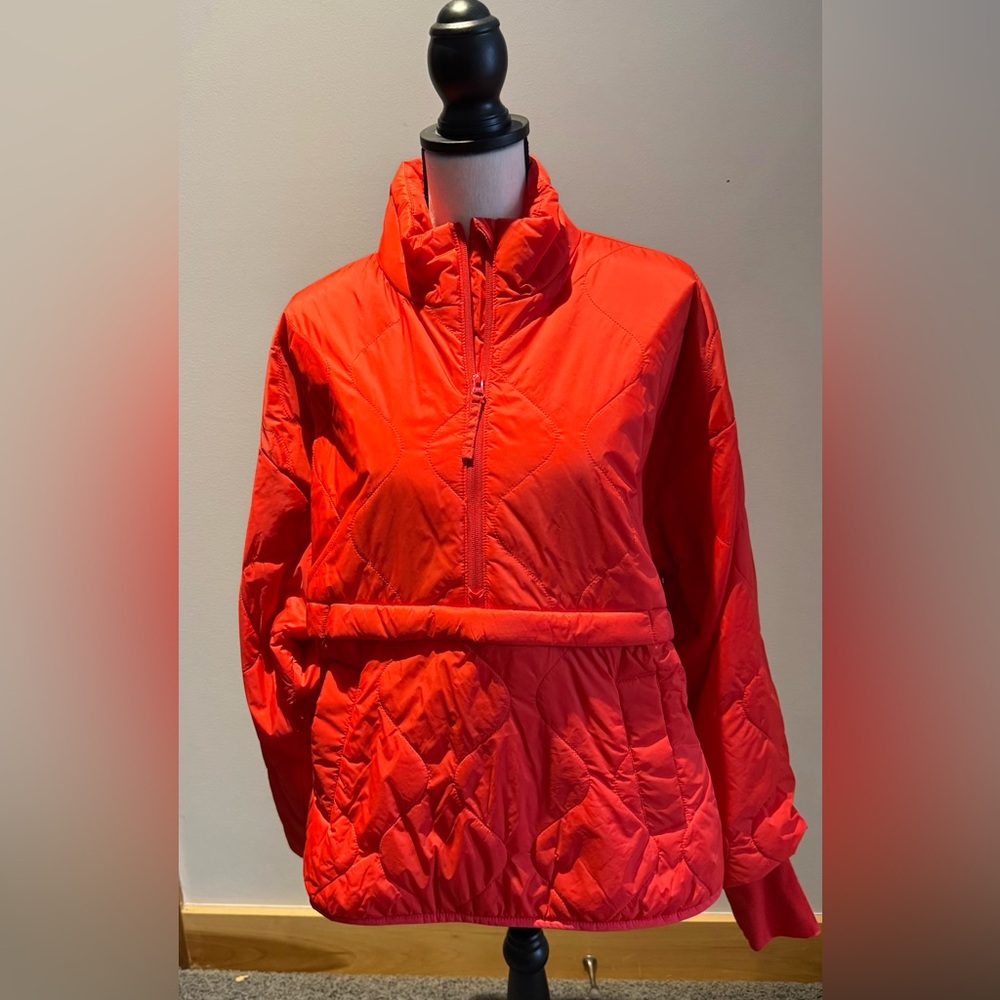 Old Navy Women's Bright Red Puffer Jacket